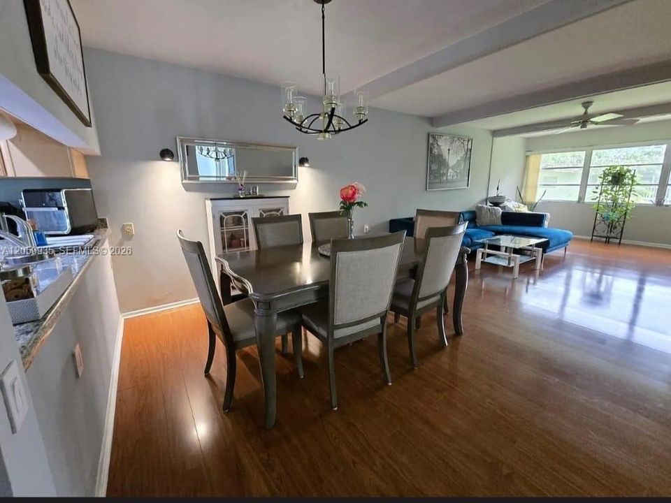 На продажу: $179,900 (3 спален, 2 ванн, 1119 Квадратных фут)