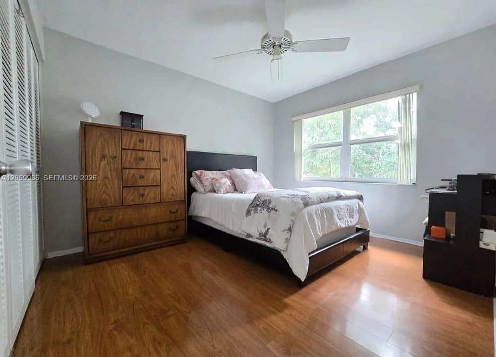 На продажу: $179,900 (3 спален, 2 ванн, 1119 Квадратных фут)