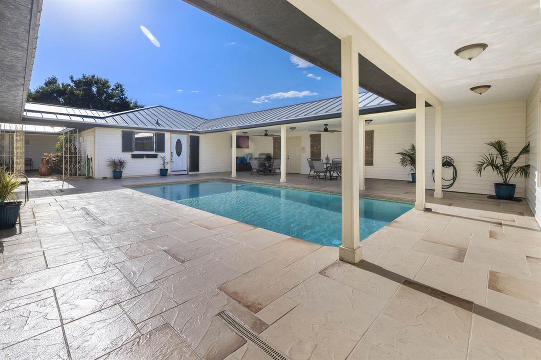 Neargarder Property-69