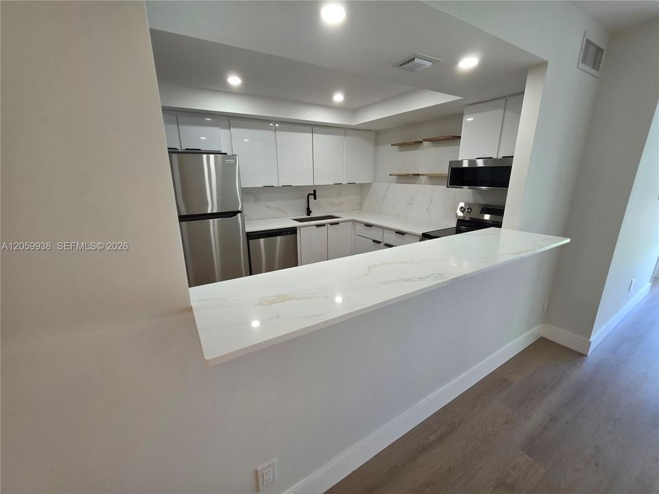 В аренду: $2,350 (2 спален, 1 ванн, 924 Квадратных фут)