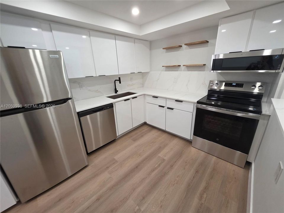 В аренду: $2,350 (2 спален, 1 ванн, 924 Квадратных фут)