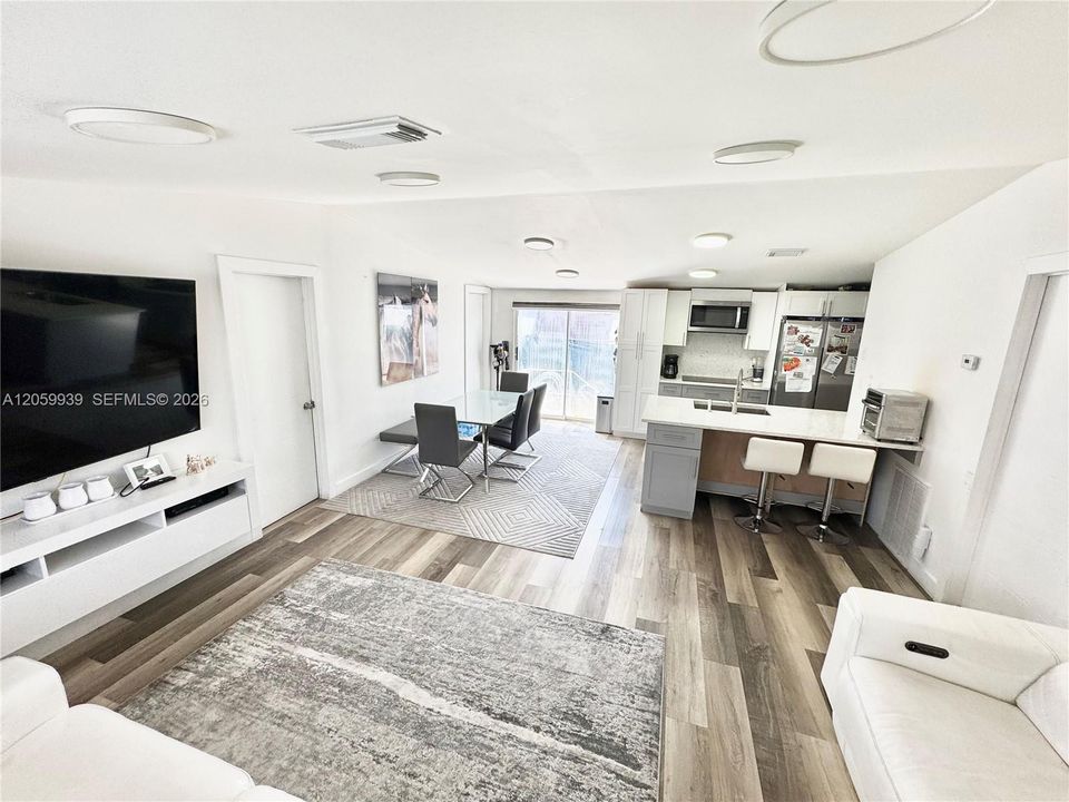В аренду: $2,500 (3 спален, 2 ванн, 1056 Квадратных фут)