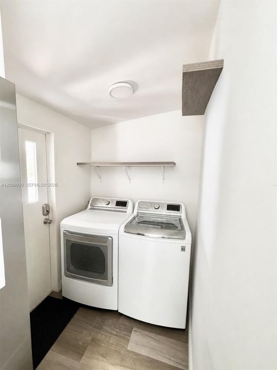 В аренду: $2,500 (3 спален, 2 ванн, 1056 Квадратных фут)