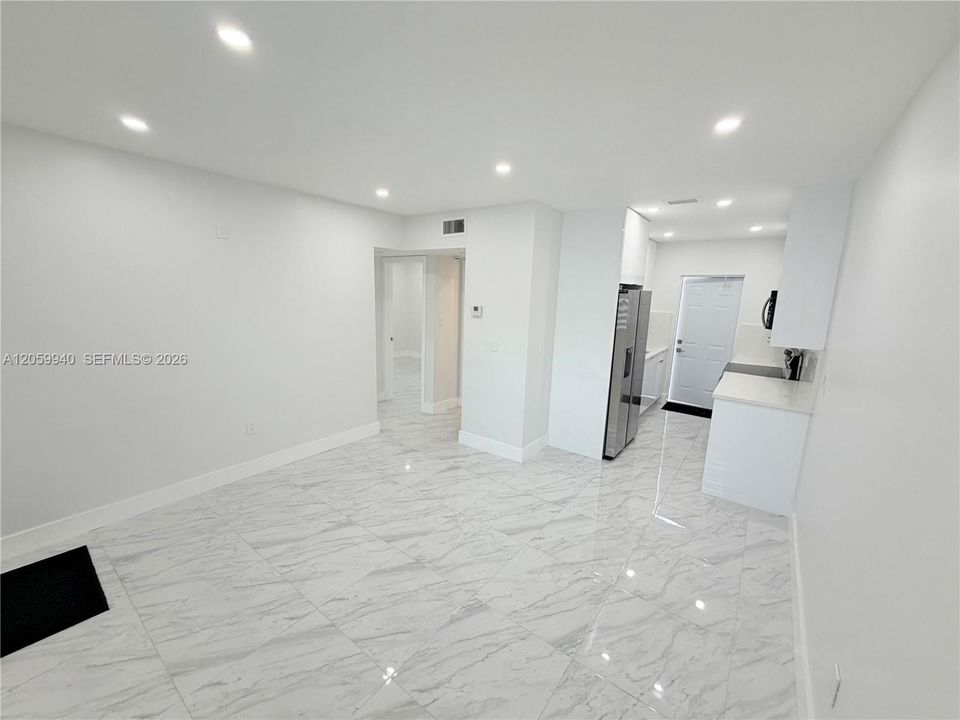 В аренду: $2,400 (2 спален, 1 ванн, 1272 Квадратных фут)