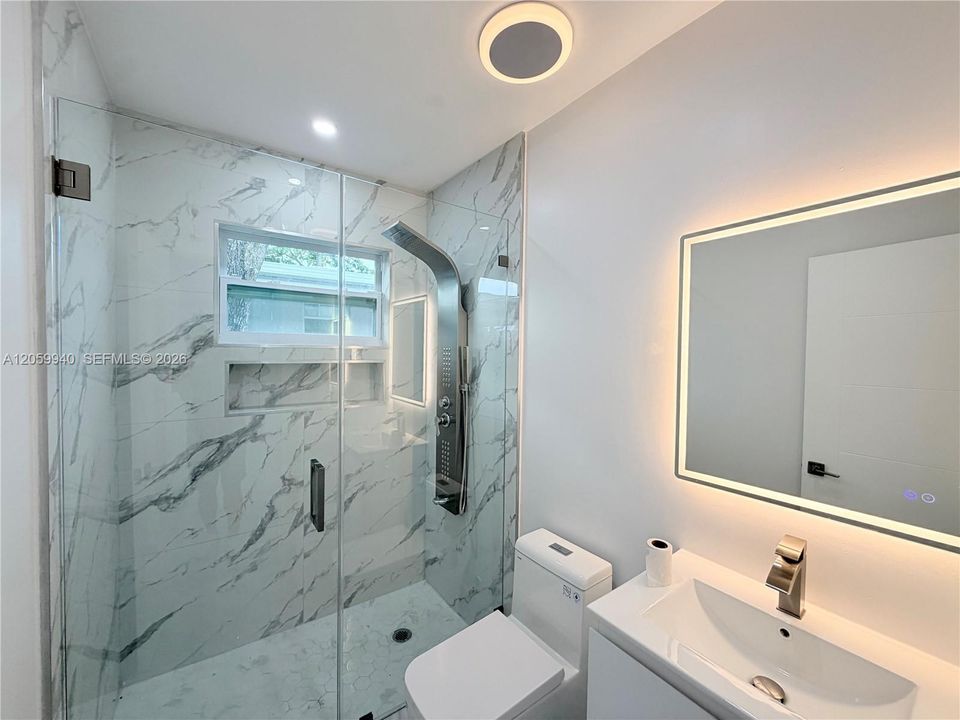В аренду: $2,400 (2 спален, 1 ванн, 1272 Квадратных фут)