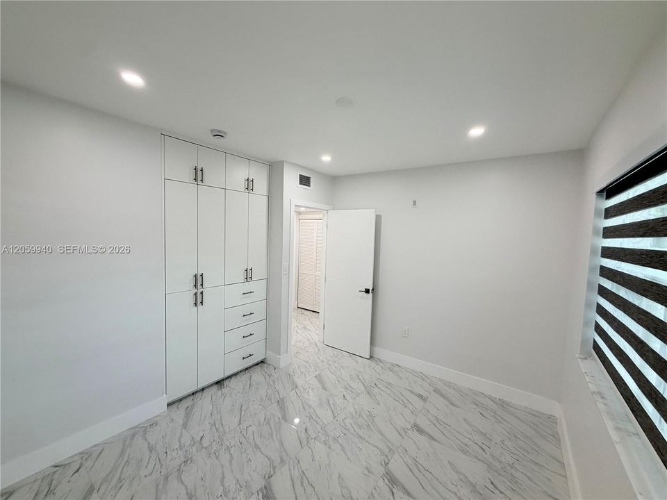 В аренду: $2,400 (2 спален, 1 ванн, 1272 Квадратных фут)