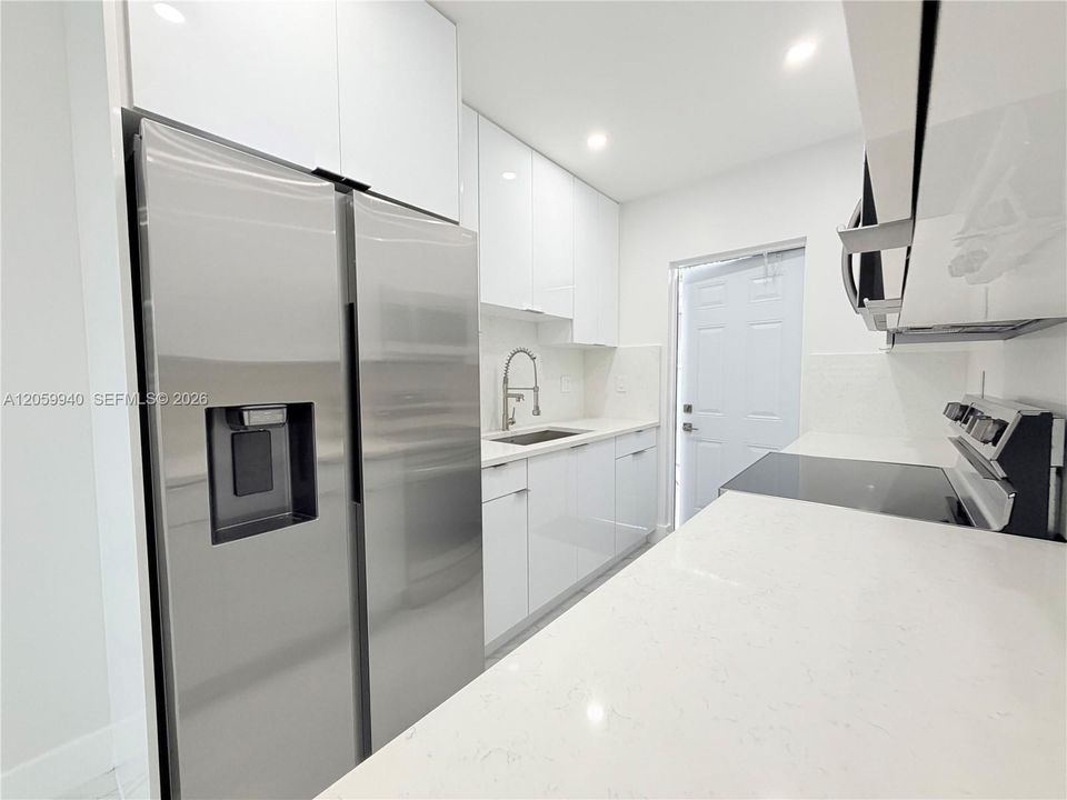 В аренду: $2,400 (2 спален, 1 ванн, 1272 Квадратных фут)