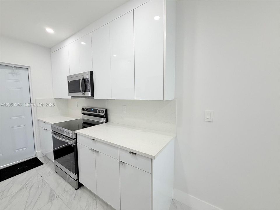 В аренду: $2,400 (2 спален, 1 ванн, 1272 Квадратных фут)