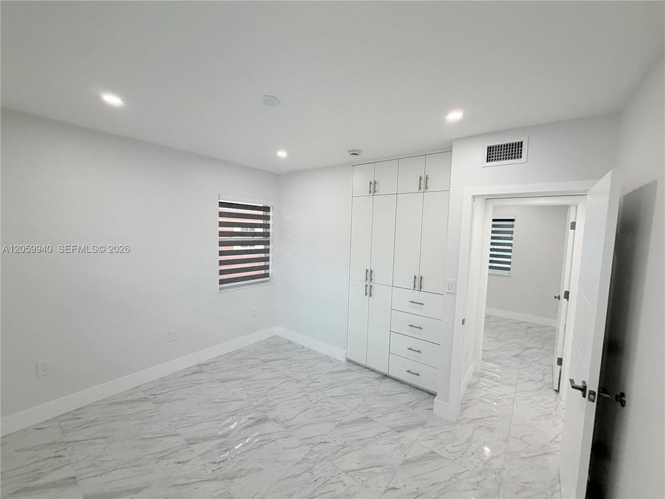 В аренду: $2,400 (2 спален, 1 ванн, 1272 Квадратных фут)