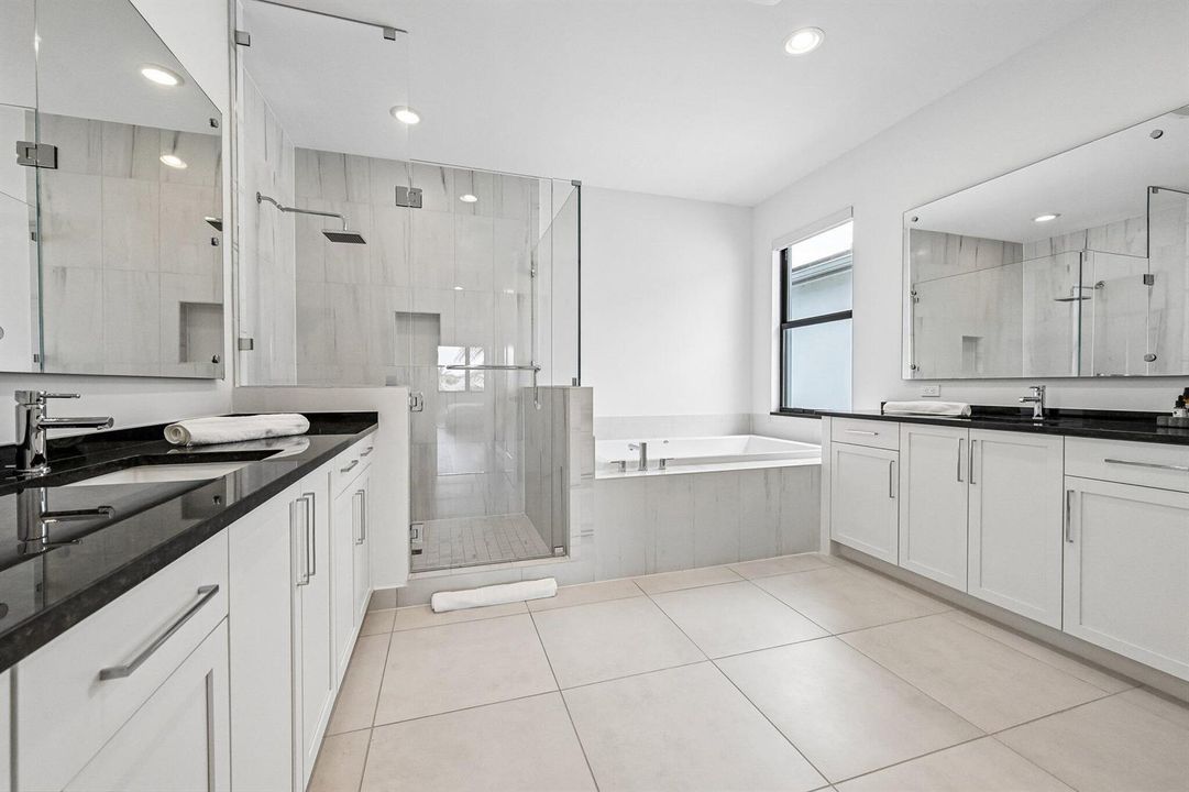 34-web-or-mls-Rainbow Falls Trl-S0207-03