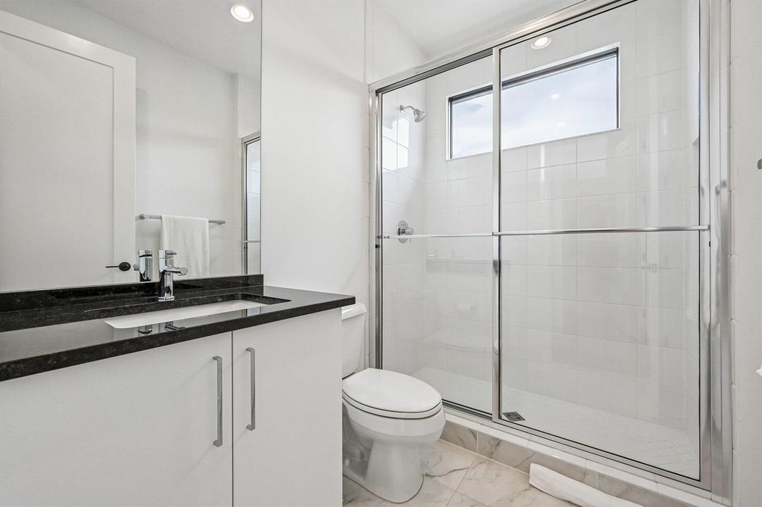 41-web-or-mls-Rainbow Falls Trl-S0207-03
