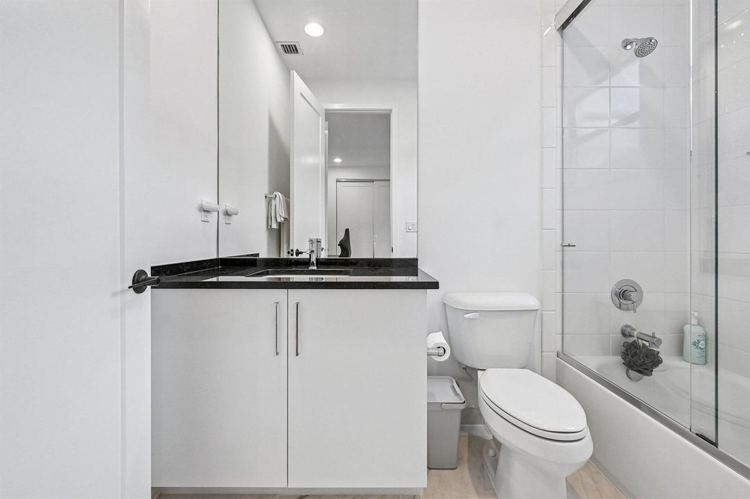 38-web-or-mls-Rainbow Falls Trl-S0207-03