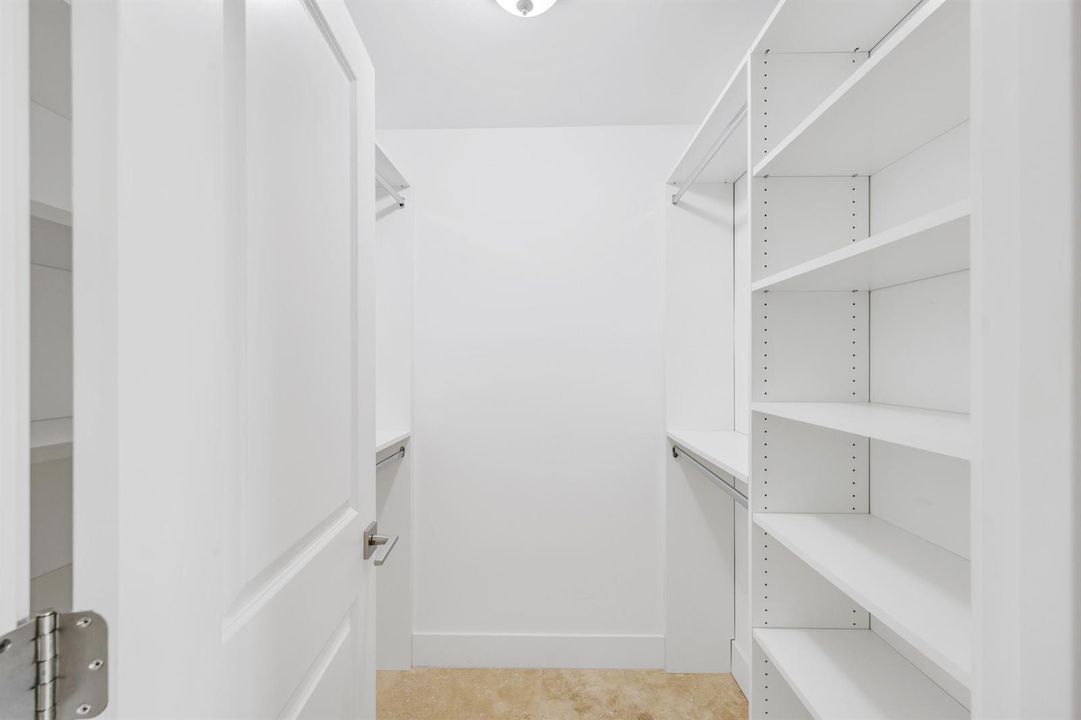 Guest Bedroom 1 Closet