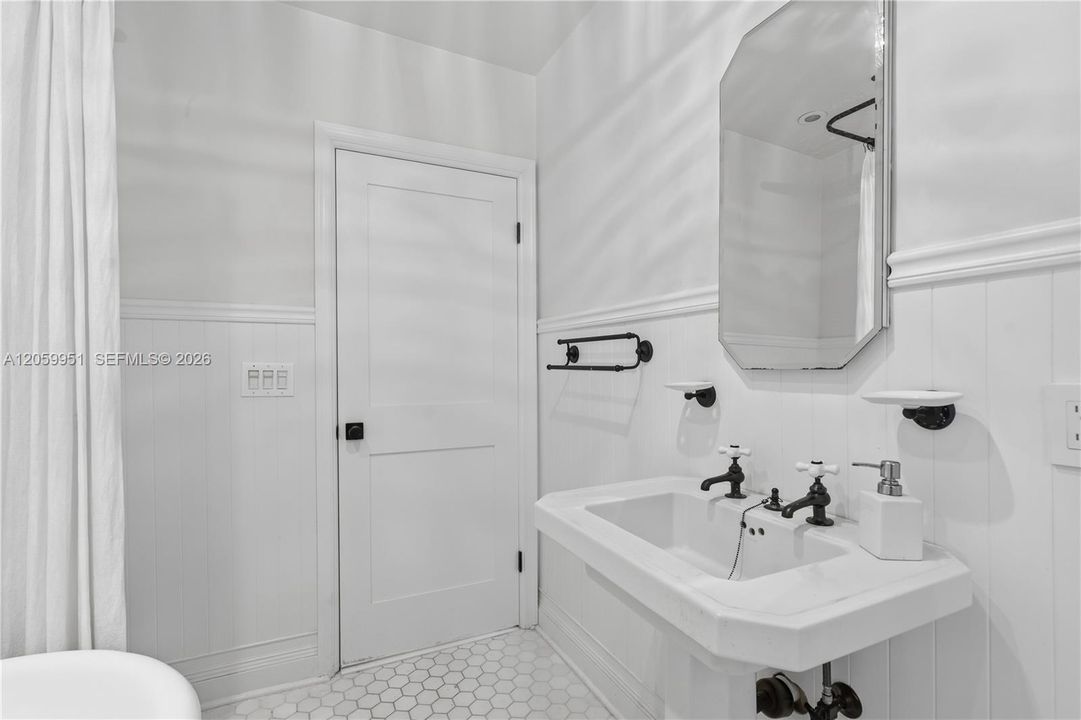 2nd bathroom