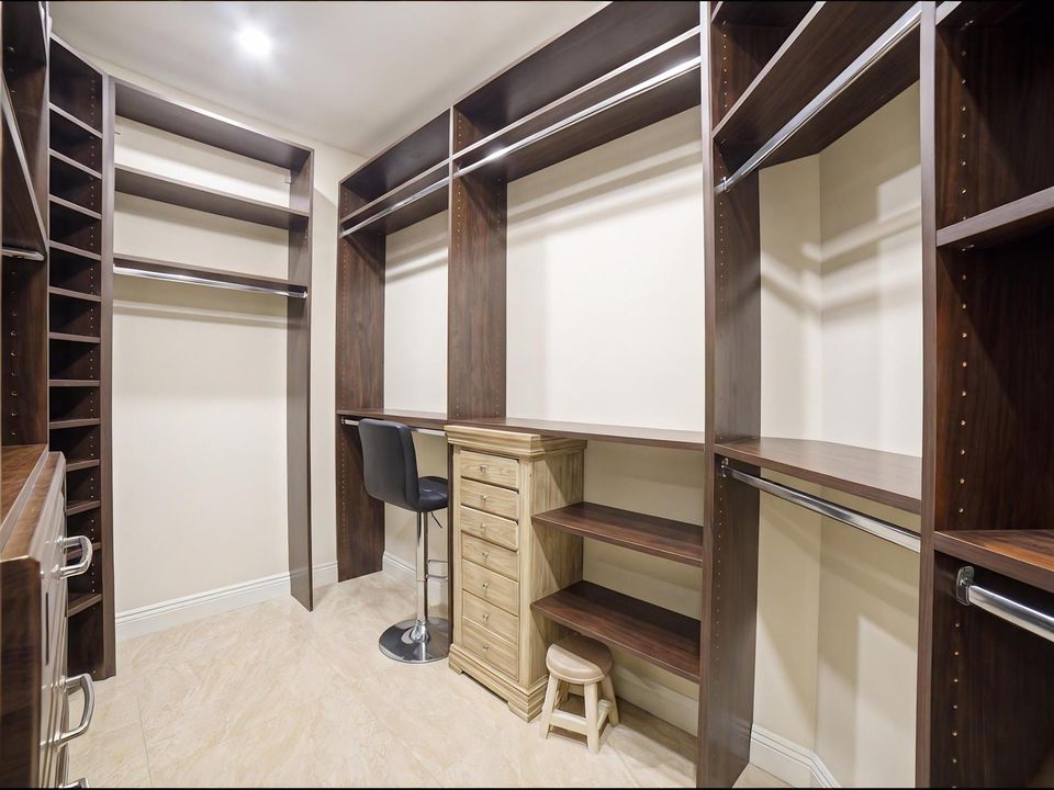 Walk In Closet