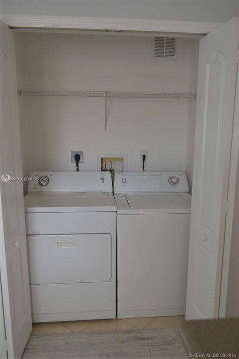 В аренду: $3,100 (3 спален, 2 ванн, 1470 Квадратных фут)