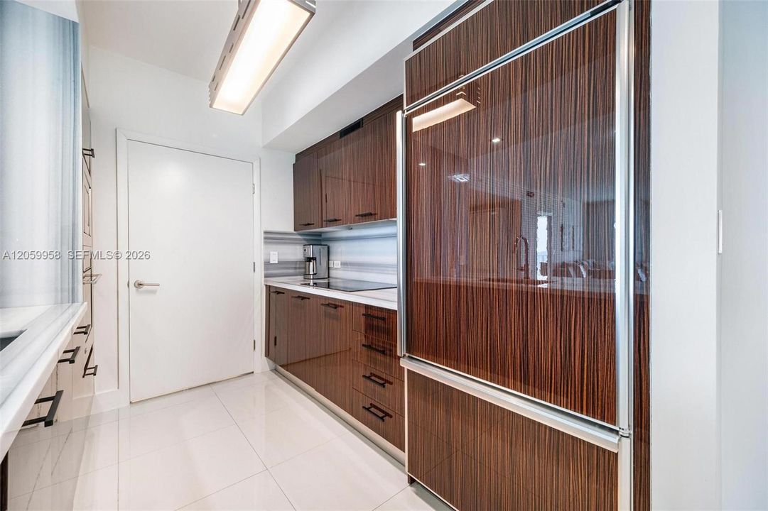 В аренду: $7,500 (3 спален, 3 ванн, 1691 Квадратных фут)