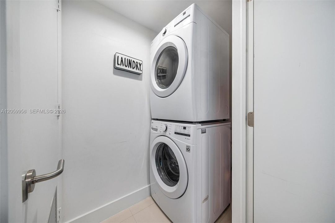 В аренду: $7,500 (3 спален, 3 ванн, 1691 Квадратных фут)