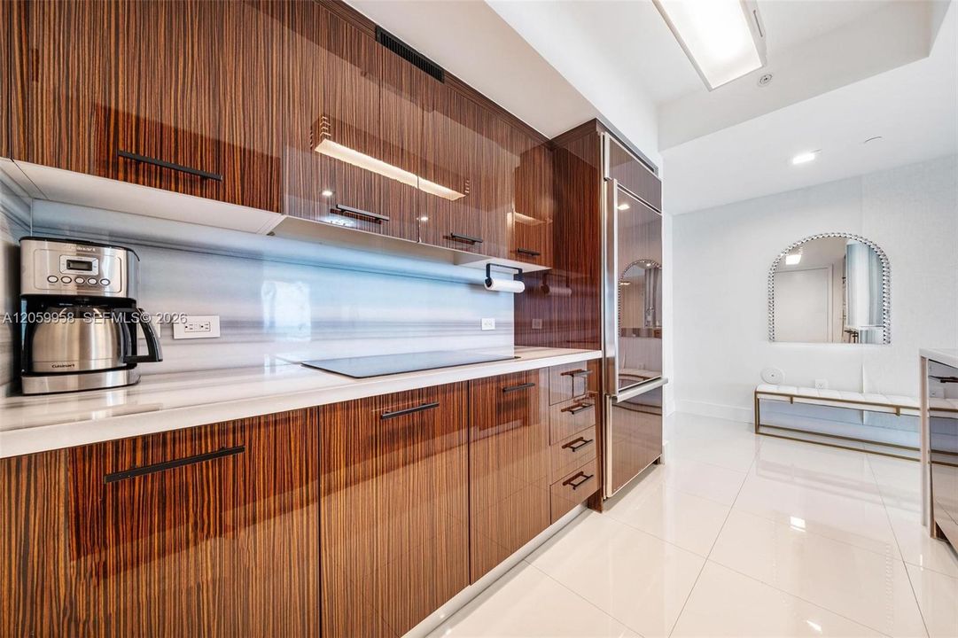 В аренду: $7,500 (3 спален, 3 ванн, 1691 Квадратных фут)
