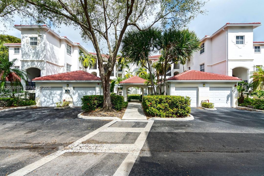 For Rent: $5,300 (2 beds, 2 baths, 1320 Square Feet)