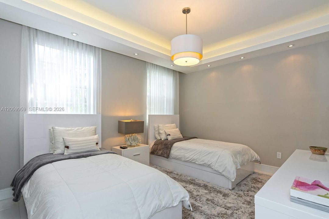 For Rent: $5,300 (2 beds, 2 baths, 1320 Square Feet)
