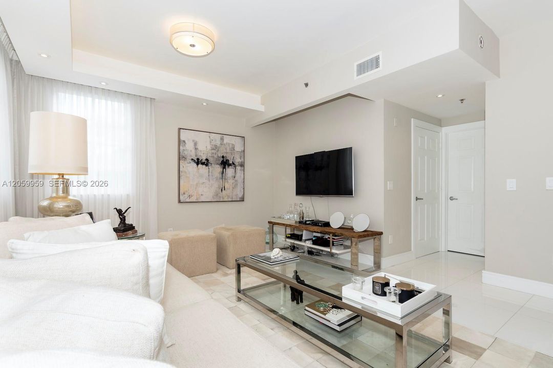 For Rent: $5,300 (2 beds, 2 baths, 1320 Square Feet)