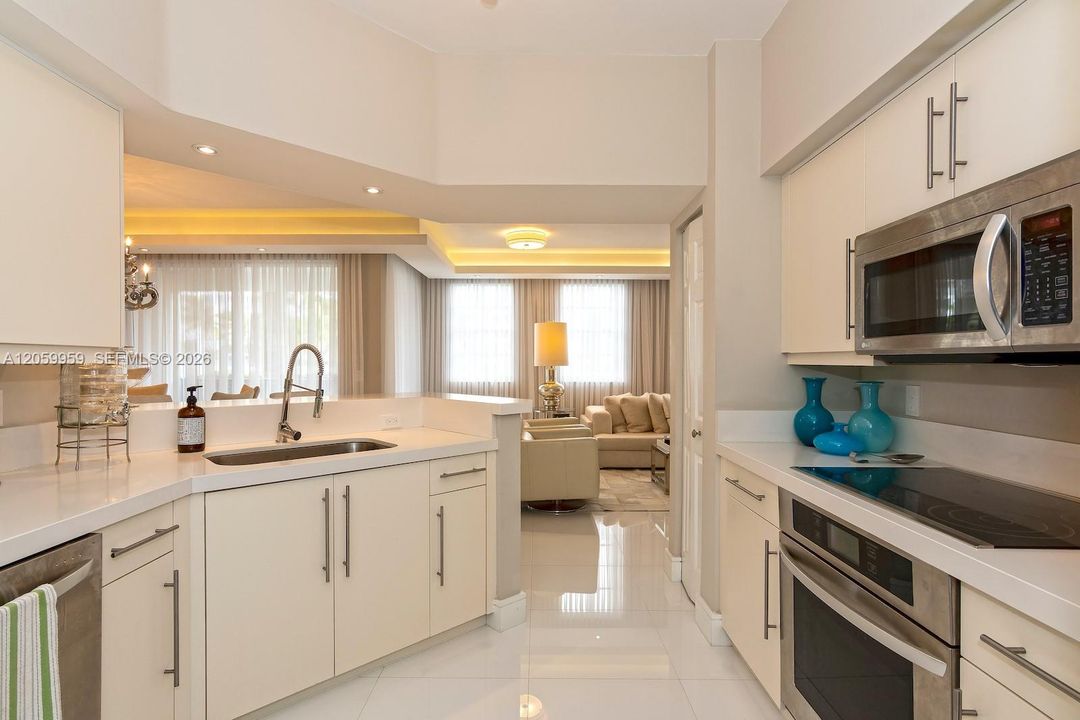 For Rent: $5,300 (2 beds, 2 baths, 1320 Square Feet)