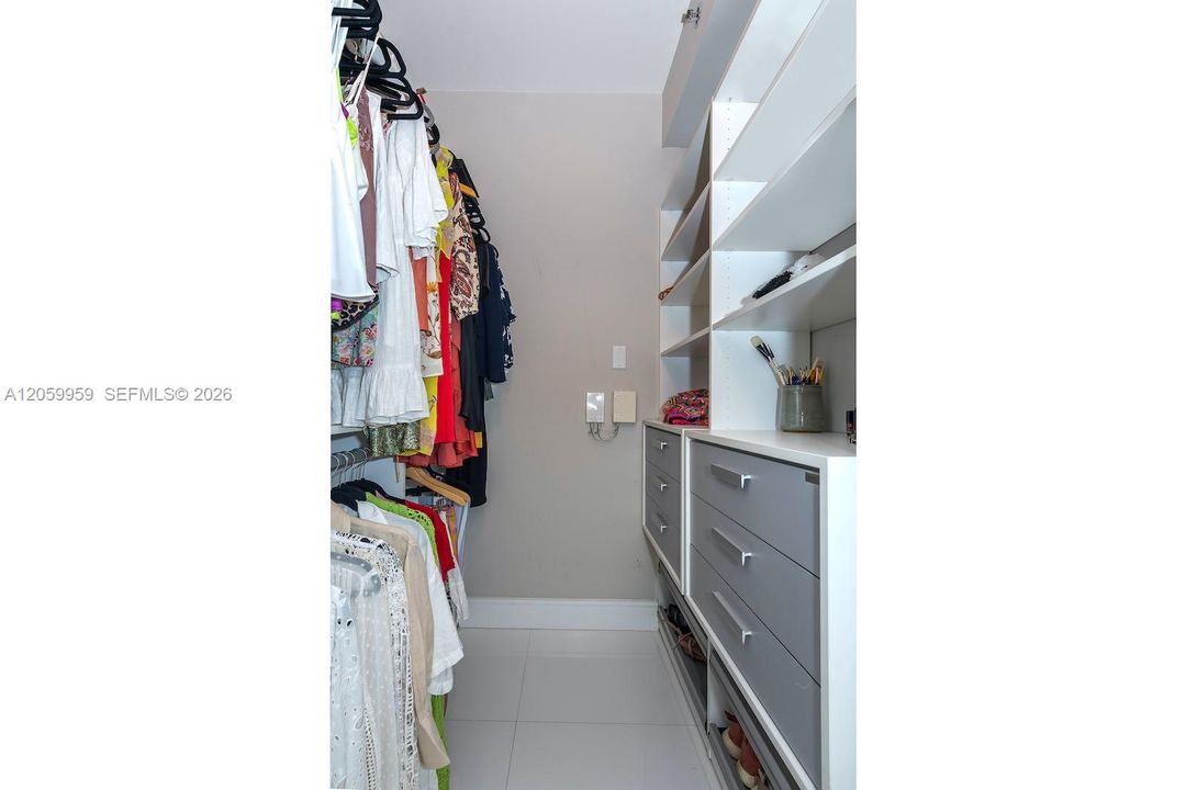 For Rent: $5,300 (2 beds, 2 baths, 1320 Square Feet)