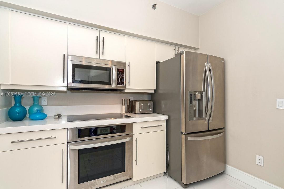 For Rent: $5,300 (2 beds, 2 baths, 1320 Square Feet)