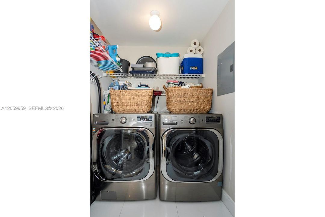 For Rent: $5,300 (2 beds, 2 baths, 1320 Square Feet)