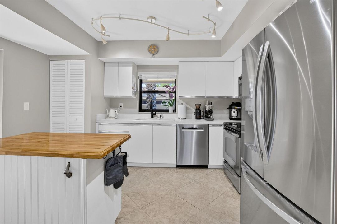 Kitchen - 2833 SW 6 St., Delray Bch
