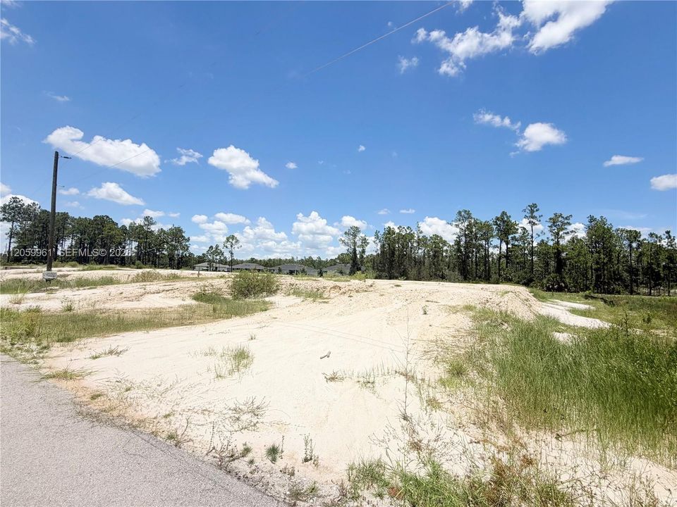 На продажу: $90,000 (0.39 acres)