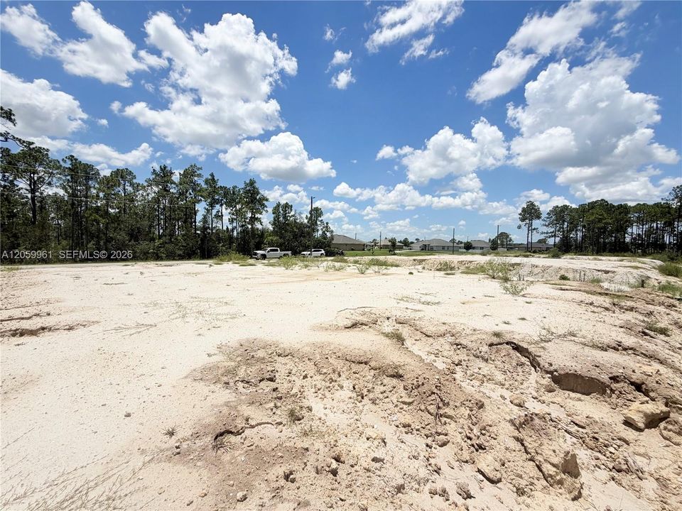 На продажу: $90,000 (0.39 acres)