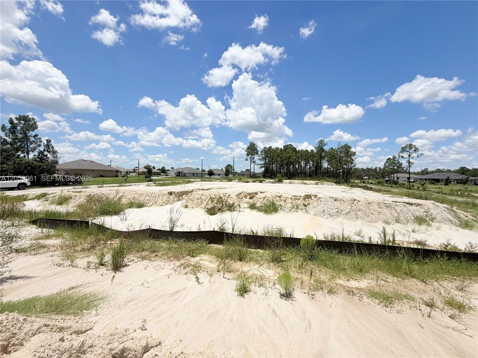На продажу: $90,000 (0.39 acres)