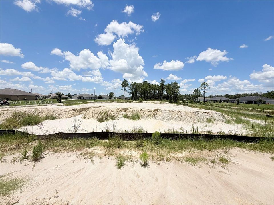 На продажу: $90,000 (0.39 acres)