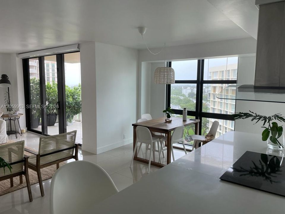 En Renta: $9,600 (3 camas, 2 baños, 1782 Pies cuadrados)