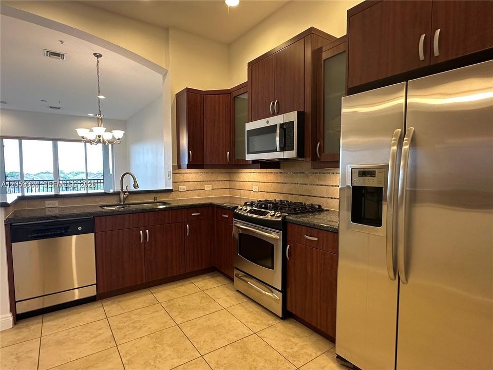 En Venta: $374,999 (2 camas, 2 baños, 1174 Pies cuadrados)