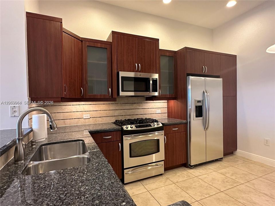 En Venta: $374,999 (2 camas, 2 baños, 1174 Pies cuadrados)
