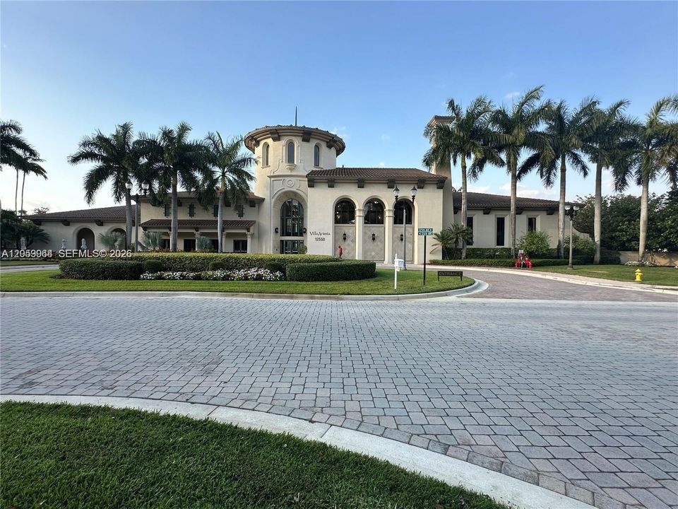 En Venta: $374,999 (2 camas, 2 baños, 1174 Pies cuadrados)
