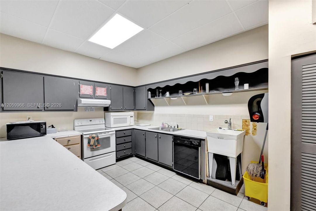 En Venta: $82,900 (1 camas, 1 baños, 684 Pies cuadrados)