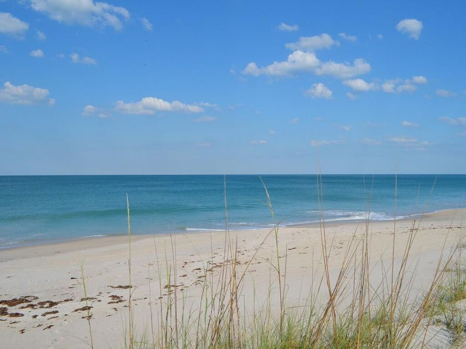 BEAUTFUL ATLANTIC OCEAN MINUTES FROM YOU