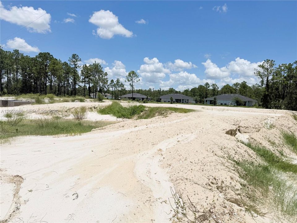 На продажу: $90,000 (0.39 acres)