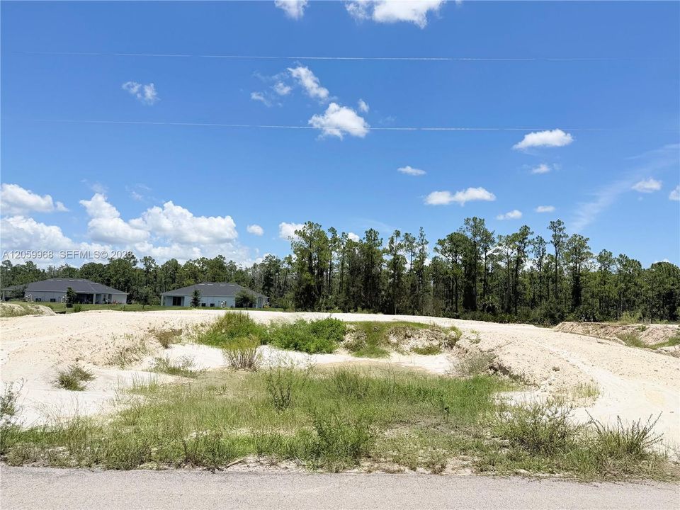 На продажу: $90,000 (0.39 acres)