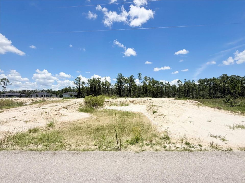 На продажу: $90,000 (0.39 acres)