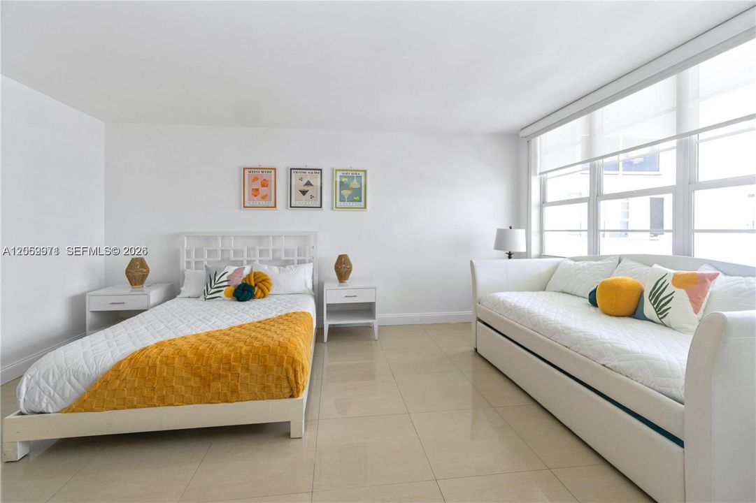 В аренду: $2,800 (0 спален, 1 ванн, 530 Квадратных фут)