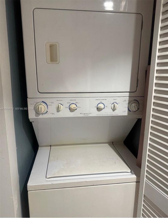 На продажу: $175,000 (1 спален, 1 ванн, 708 Квадратных фут)