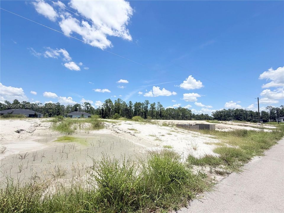 На продажу: $90,000 (0.39 acres)