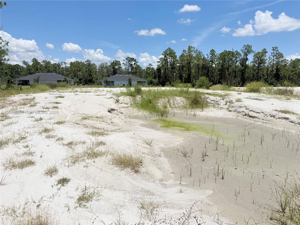 На продажу: $90,000 (0.39 acres)