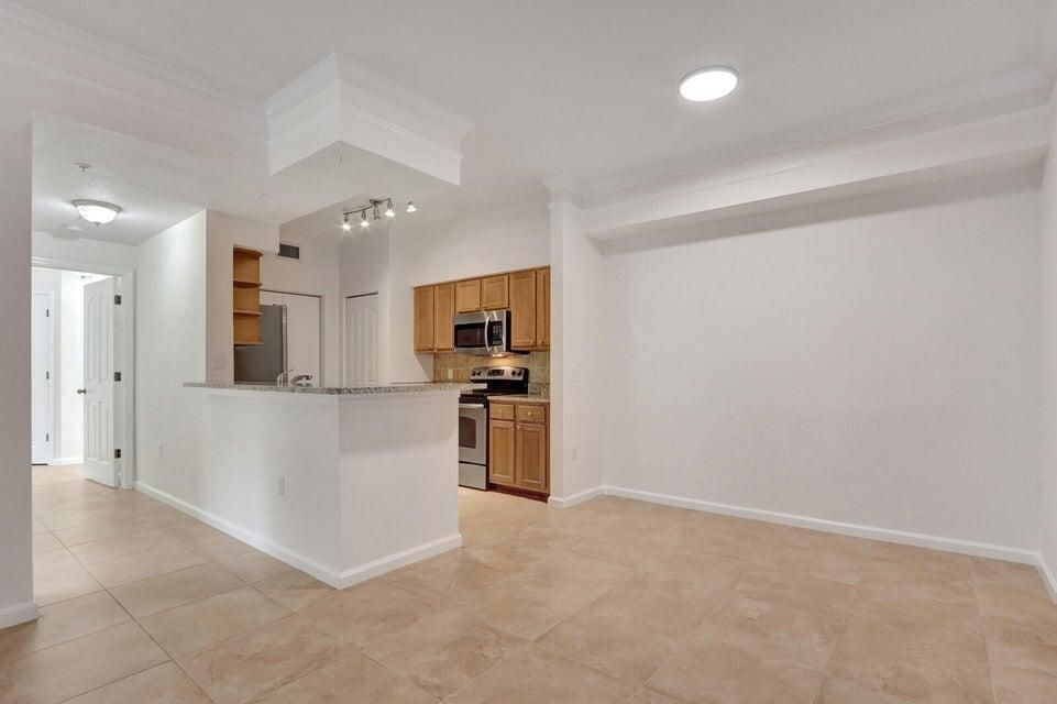 7101 KITCHEN DINING