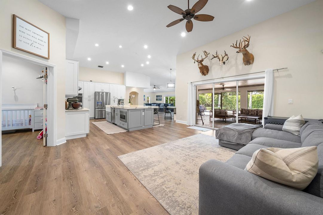 living room/ formal dinning room